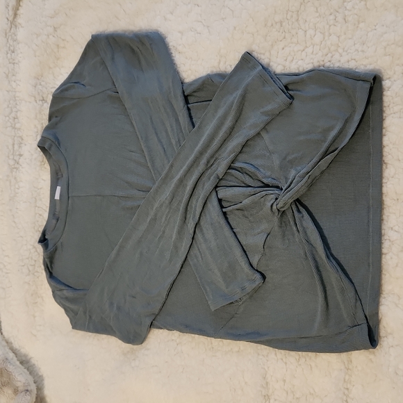 Athleta Girl Give It A Twist Top - Picture 2 of 4